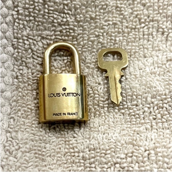 Authentic Louis Vuitton Lock and Key Travel Bag Accessory Shoulder Bag Lock - Picture 5 of 5